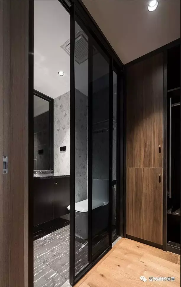 卫生间爆改衣帽间效果如何?