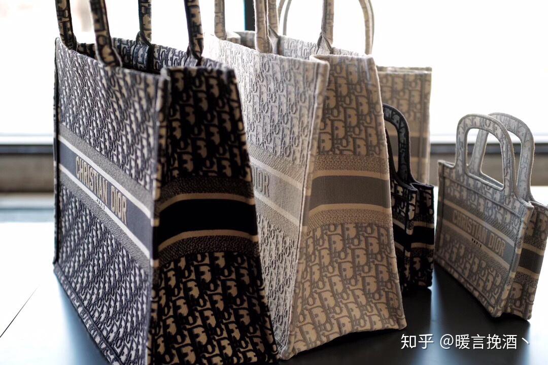 为什么迪奥的老花托特包价格近2w
