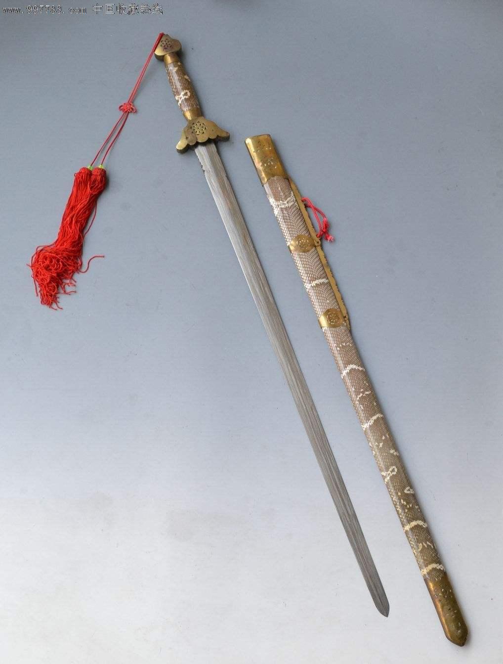 天安门升旗指挥刀为什么采用西洋剑样式而非中国传统的宝剑呢