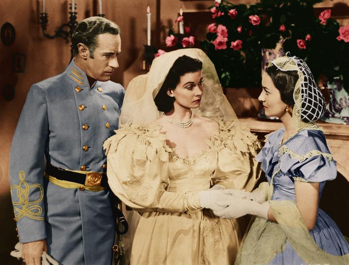 【名著评析】《飘》:玫兰妮真的一直不知道斯佳丽暗恋阿希礼么?