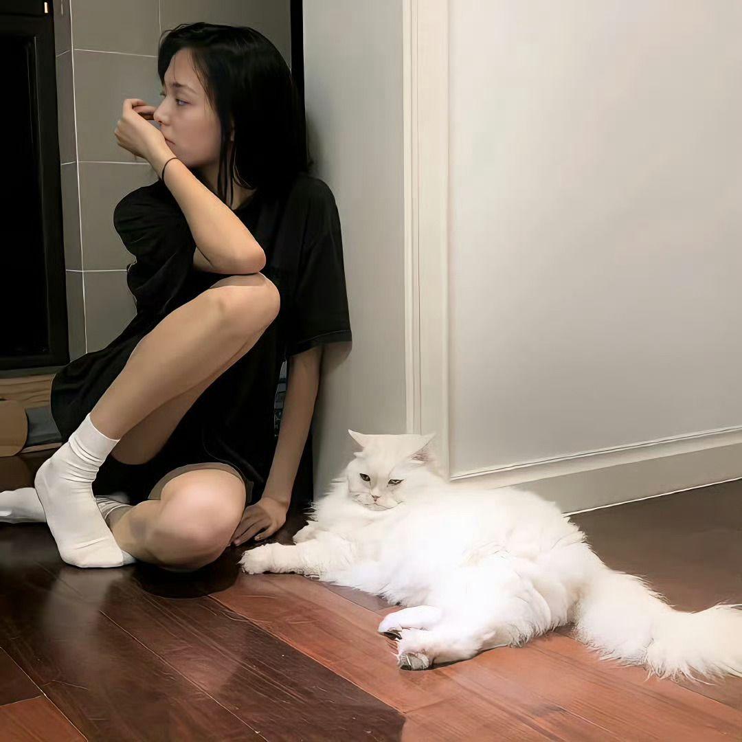 有没有好看的性感女生露脸头像?