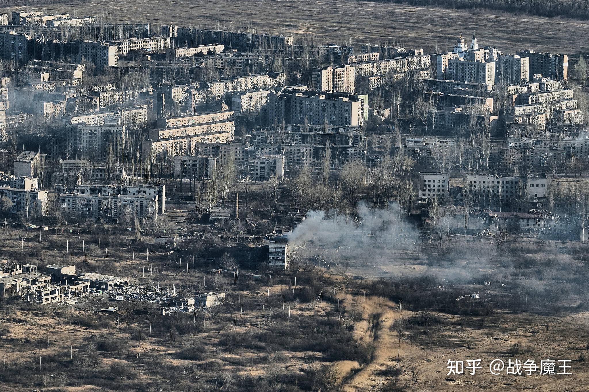 现代战争比如俄乌战争为什么能够持续这么多年?