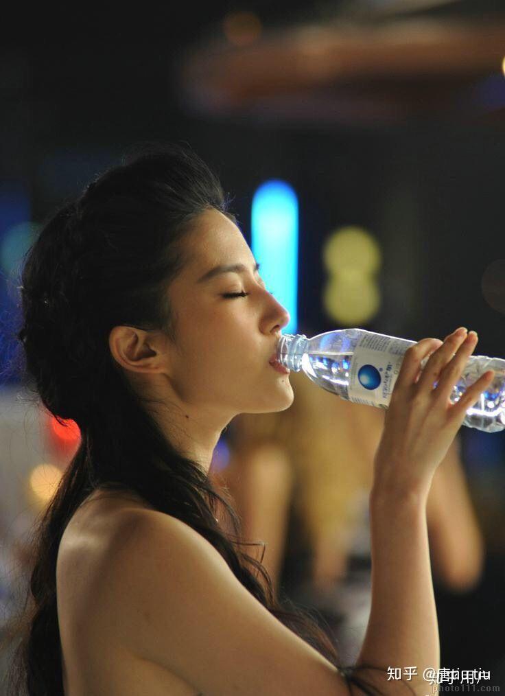 你有哪些惊艳绝色的美女手机壁纸?-美女手机壁纸高清抖音