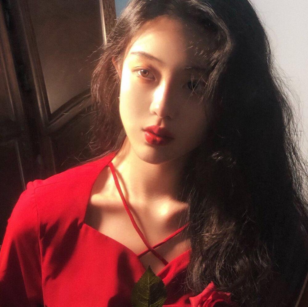 有没有好看的红色系女生头像啊