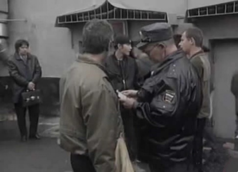 警方在车站排查