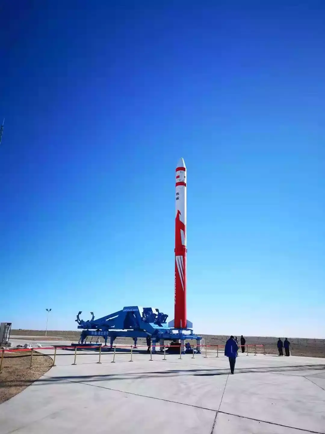 如何看待由蓝箭航天自主研发的中国首枚民营运载火箭朱雀一号首飞