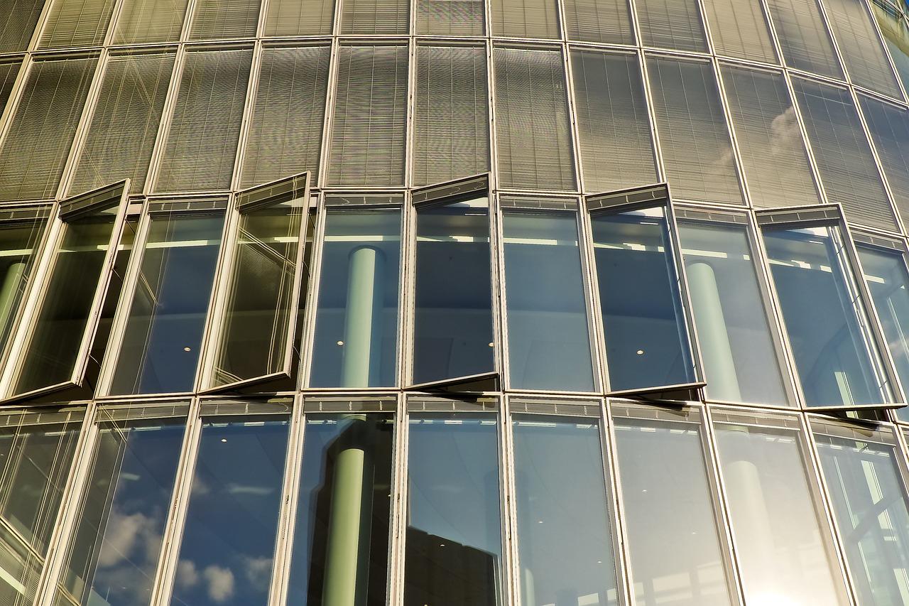 玻璃幕墙如何固定