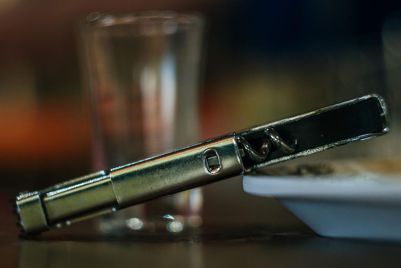 4. 杠杆效益分析