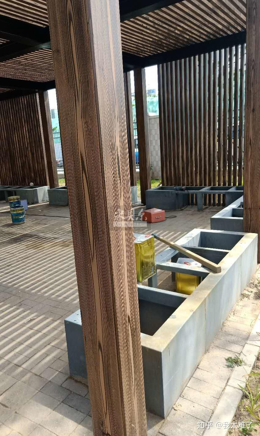怎么做钢结构上做木纹效果?北京房山区室外廊架上木纹漆施工案例分享 - 知乎