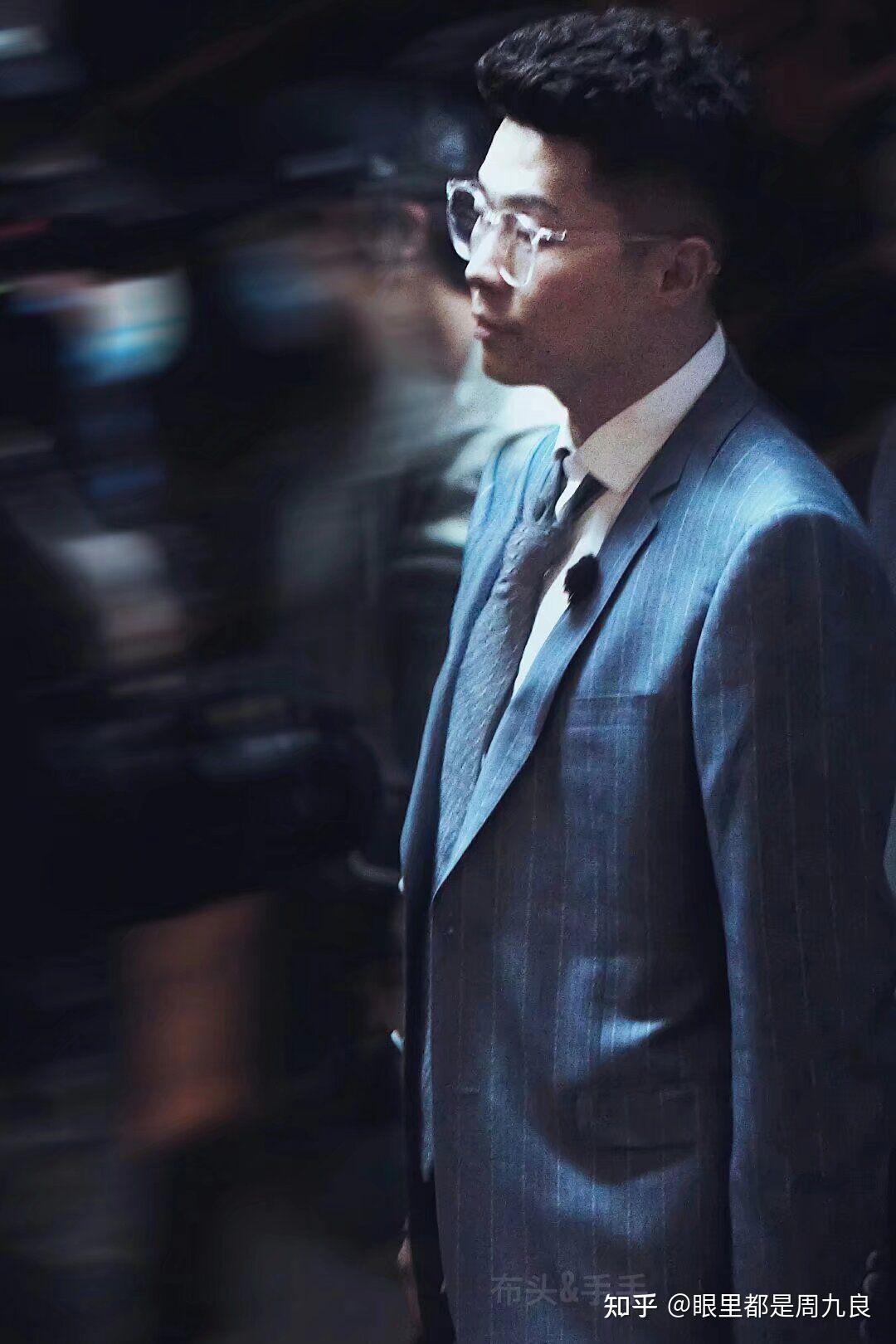 集美们可以和我分享一下你们珍藏的周九良的图片吗