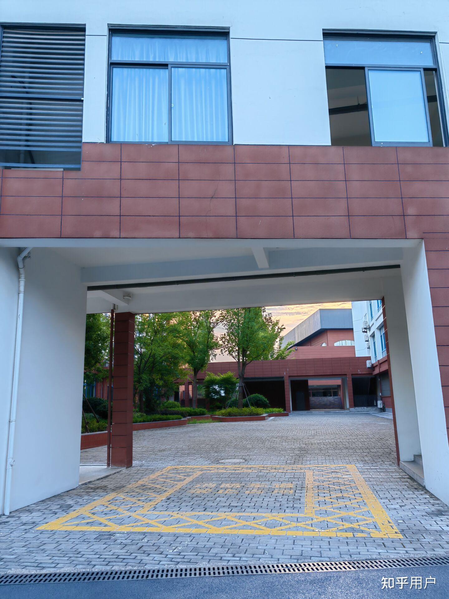 在昆山柏庐高级中学上学任教是怎样一种体验