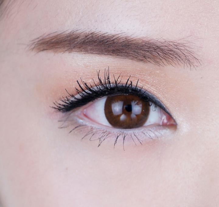 无辜气息爆棚的纯净下垂眼线