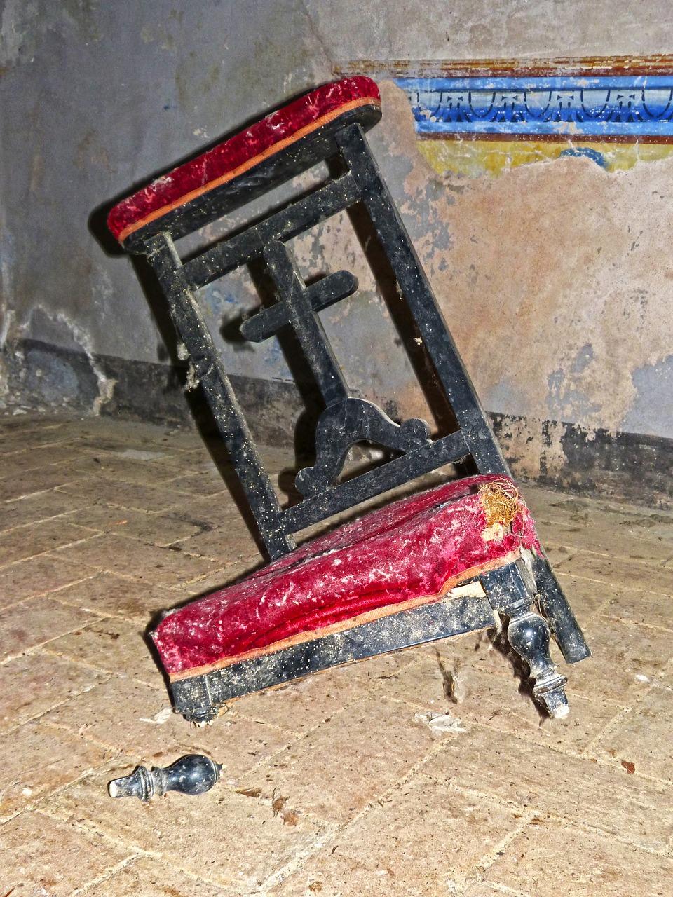 黑色椅背如何配花