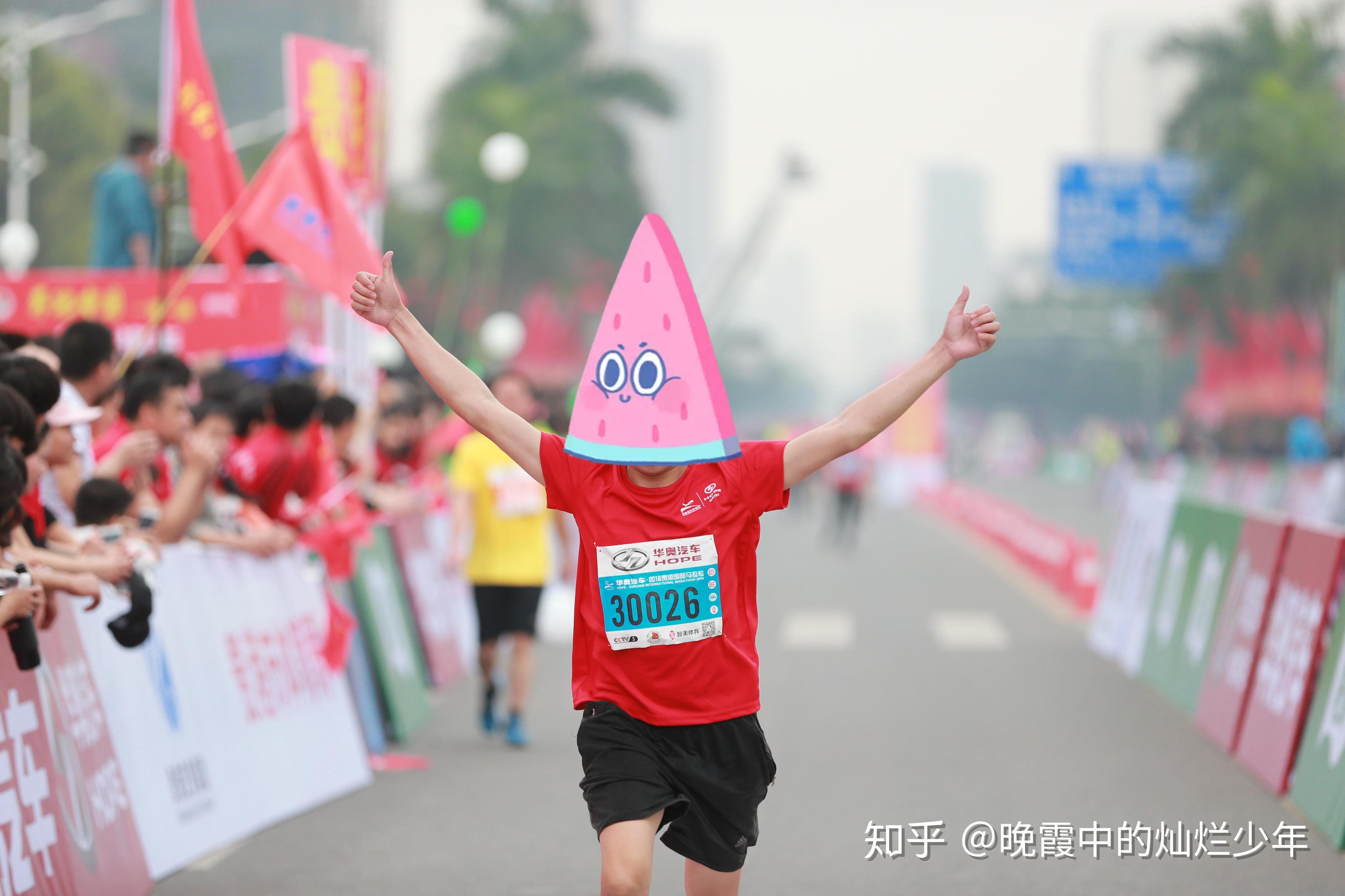 马拉松选手高清摄影大图-千库网
