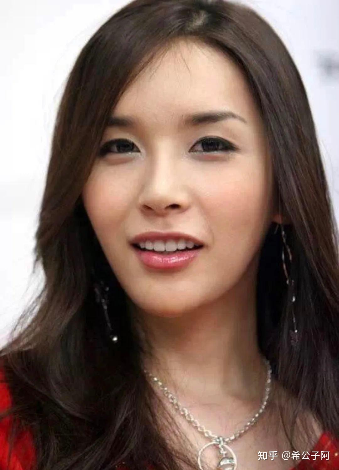 河莉秀 