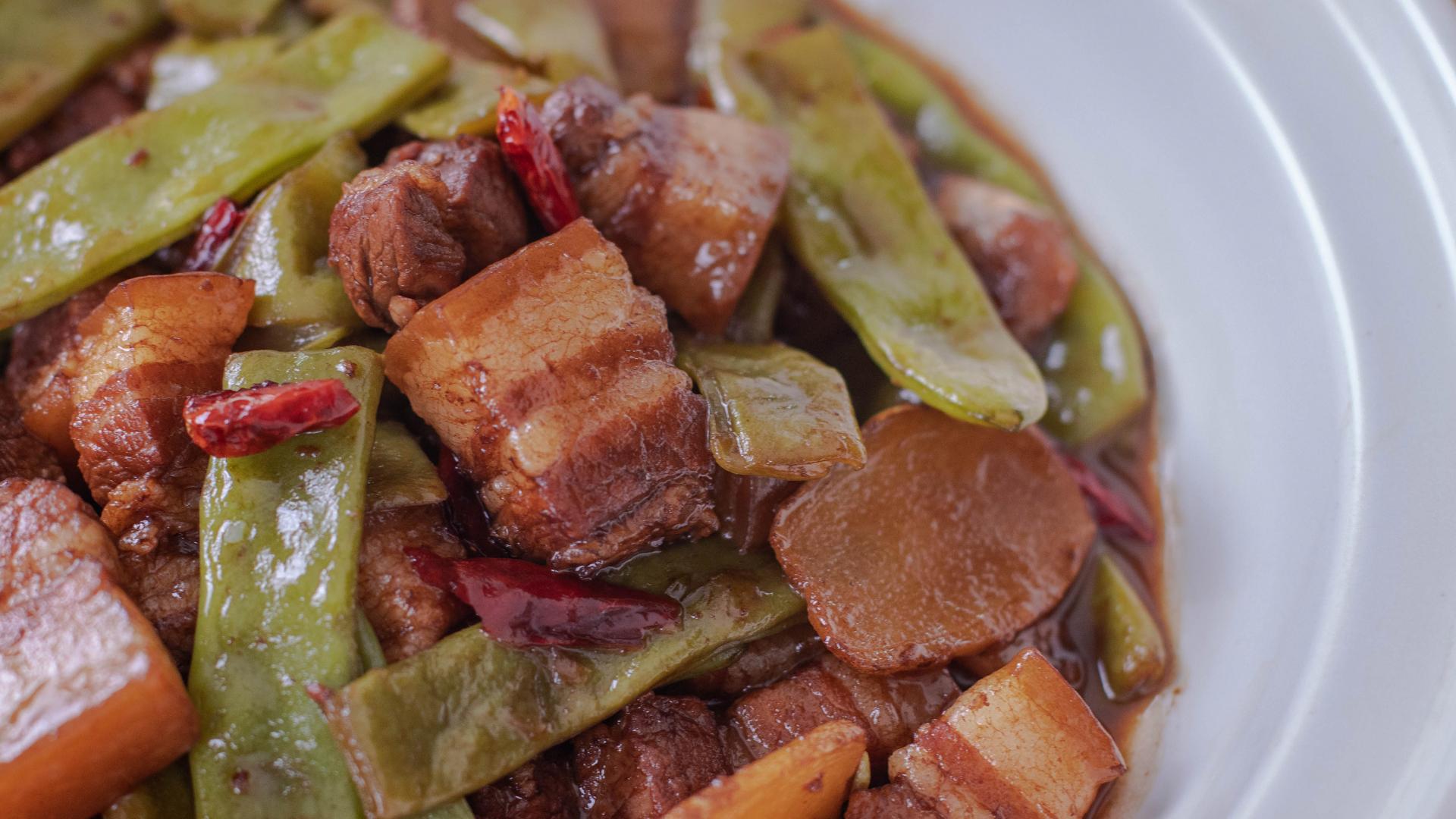 油豆腐焖五花肉的家常做法，好吃又入味，上桌连汤汁都不剩 - 哔哩哔哩