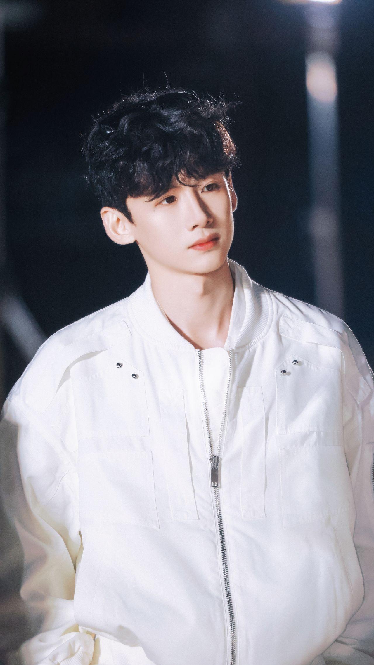 成毅和白敬亭长相气质是不是很像