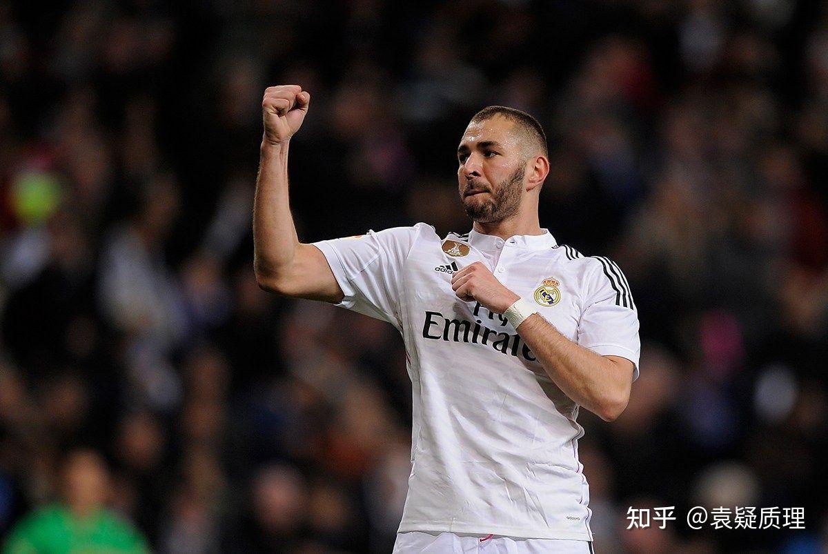 皇马前锋本泽马荣获 2022 金球奖,如何评价他在过去一个赛季的表现?