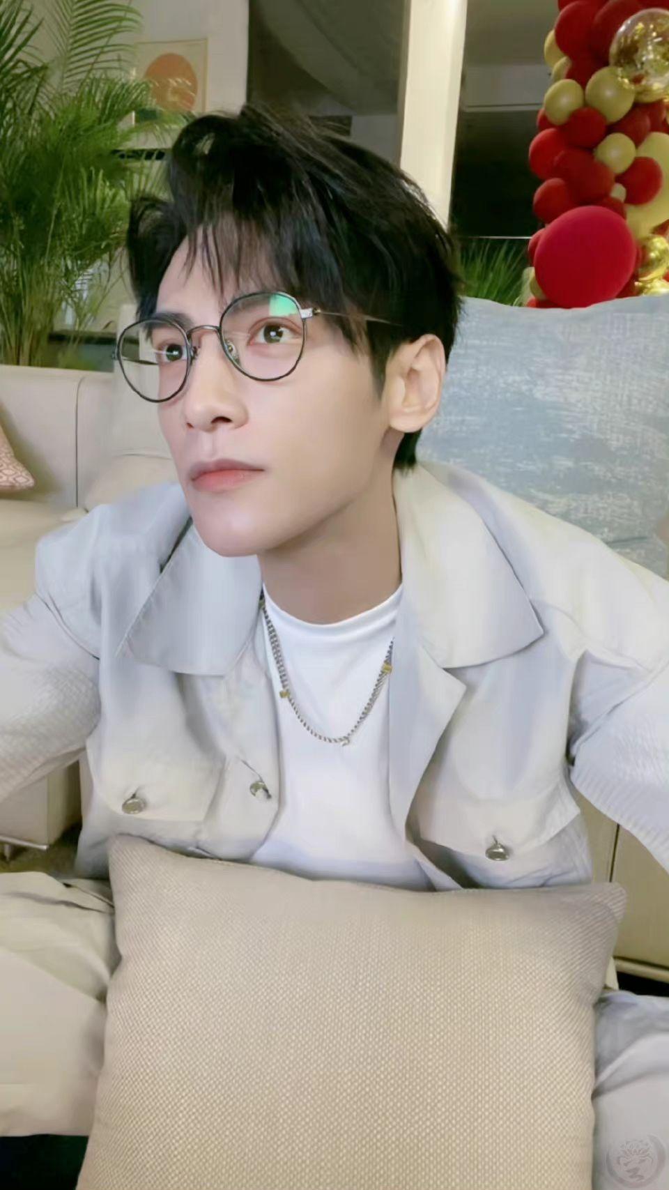 为什么我感觉最近罗云熙太瘦了,已经因为瘦影响颜值了? - 知乎