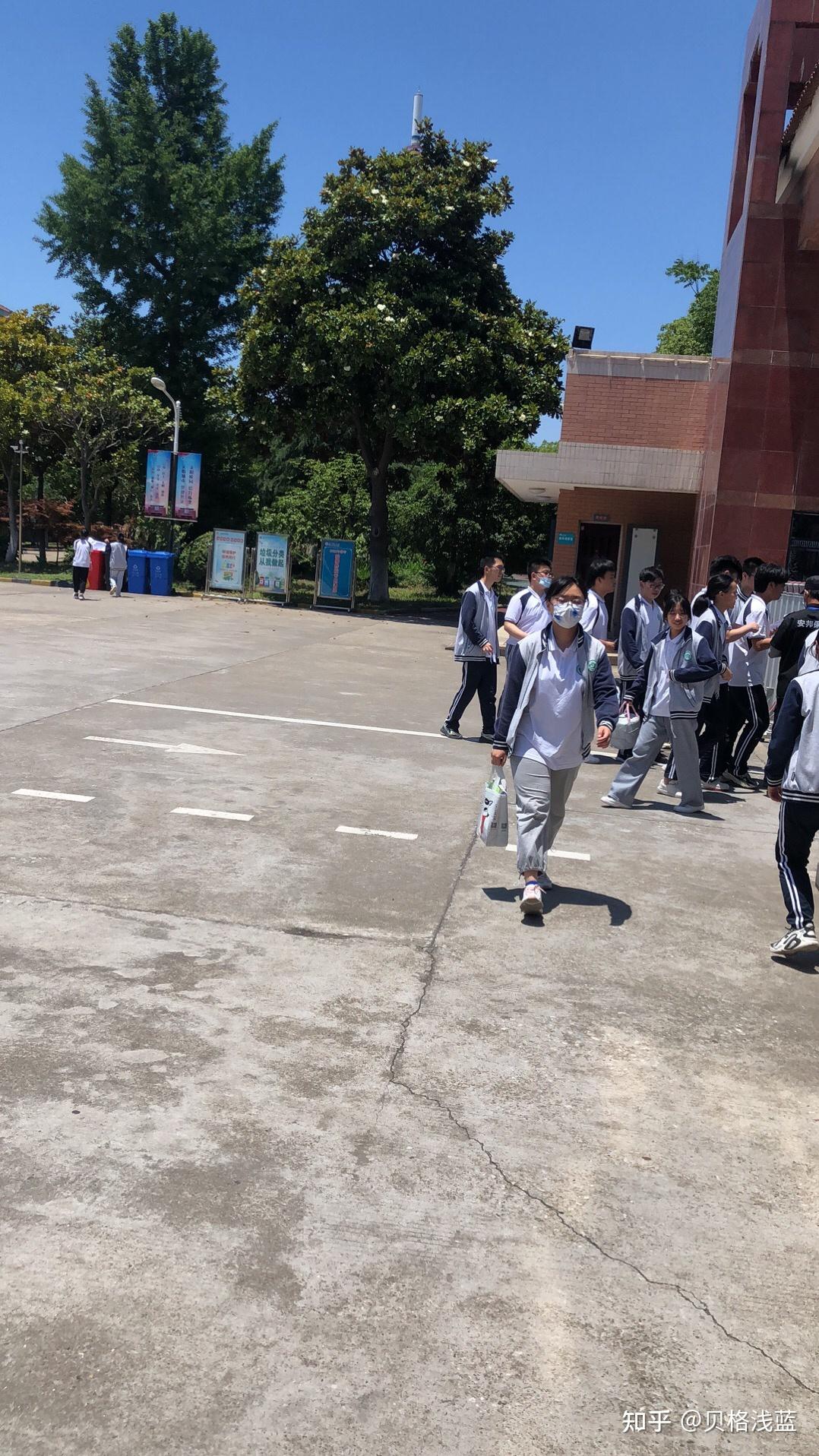 泰州二中校服长什么样? - 知乎