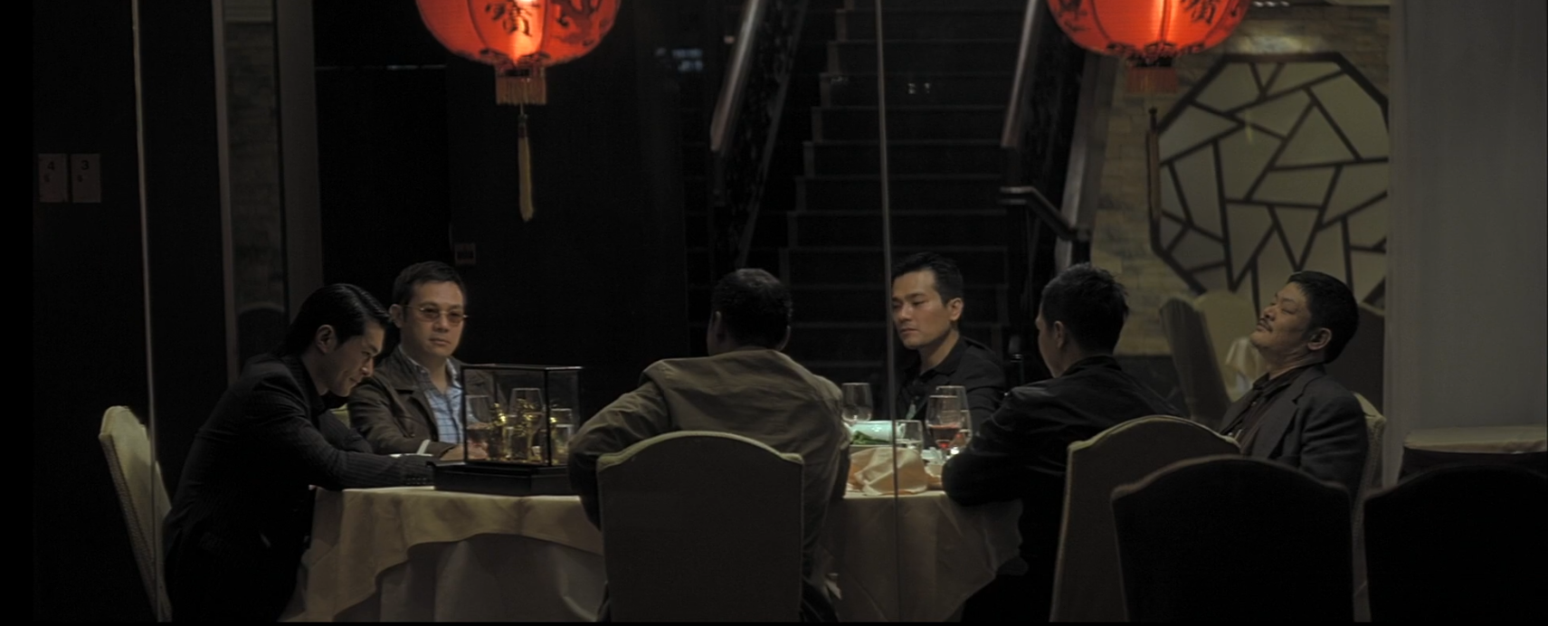如何评价向佐、郭碧婷主演的武侠电影《门前宝地》? - 知乎