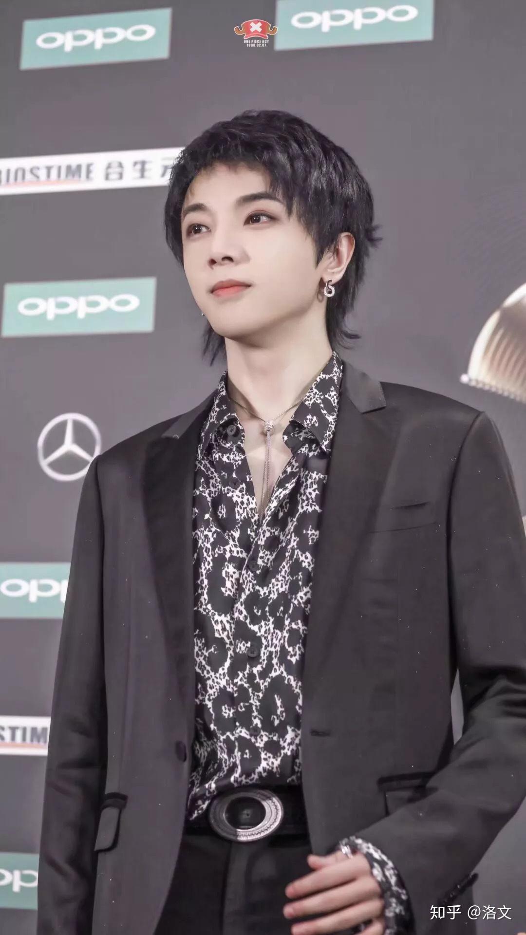 作词人丁彦雪的风格与华晨宇搭吗