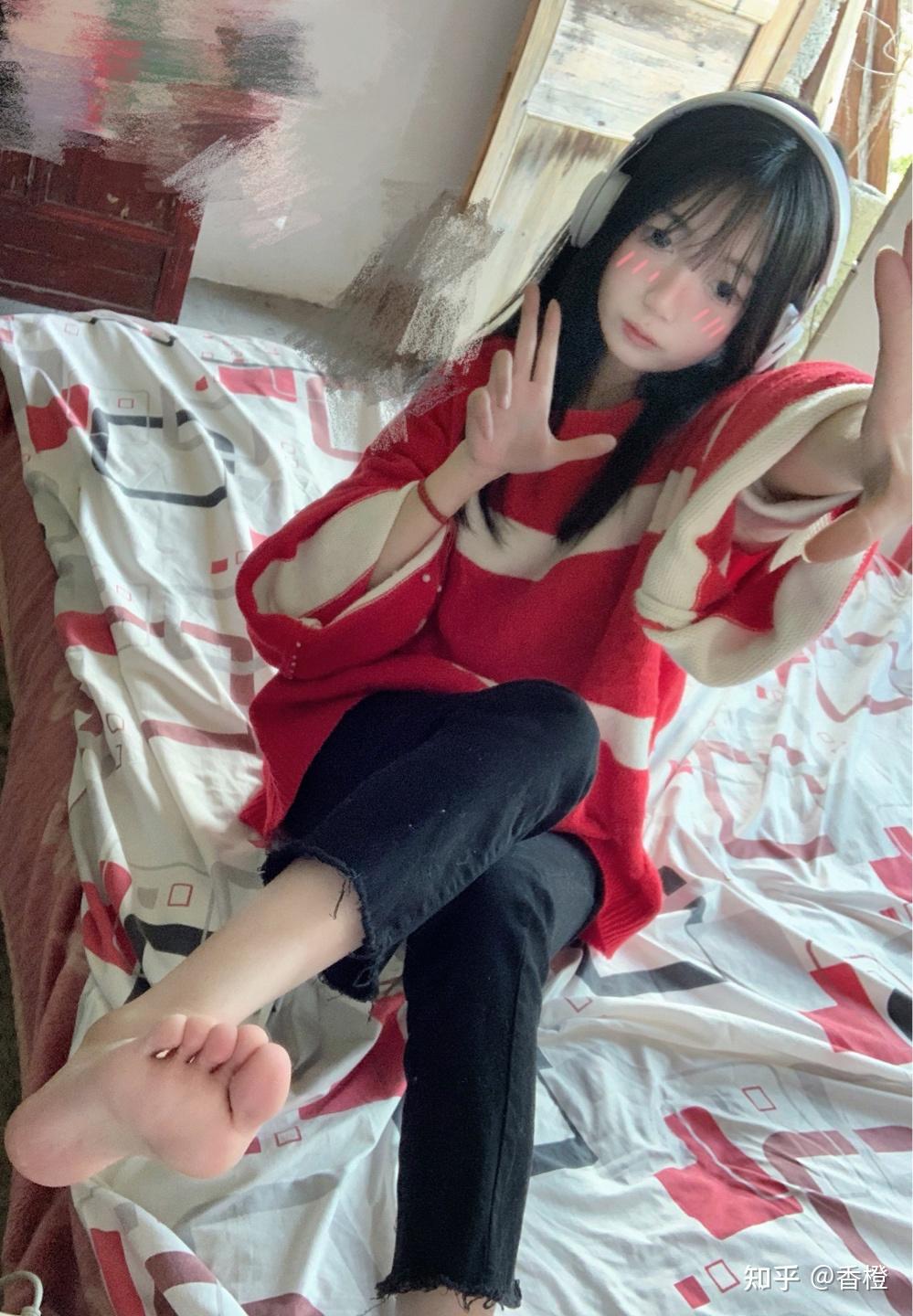 16岁女生脚 赤脚图片