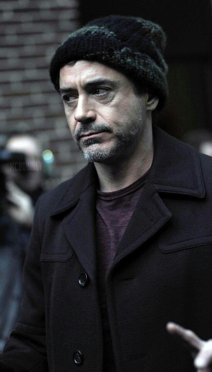 你觉得小罗伯特唐尼眼睛最好看的一张图片是哪张?