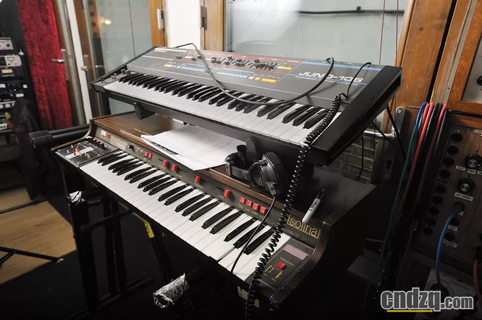 Juno R13 从6到X:40岁的Roland JUNO合成器简史 - 知乎