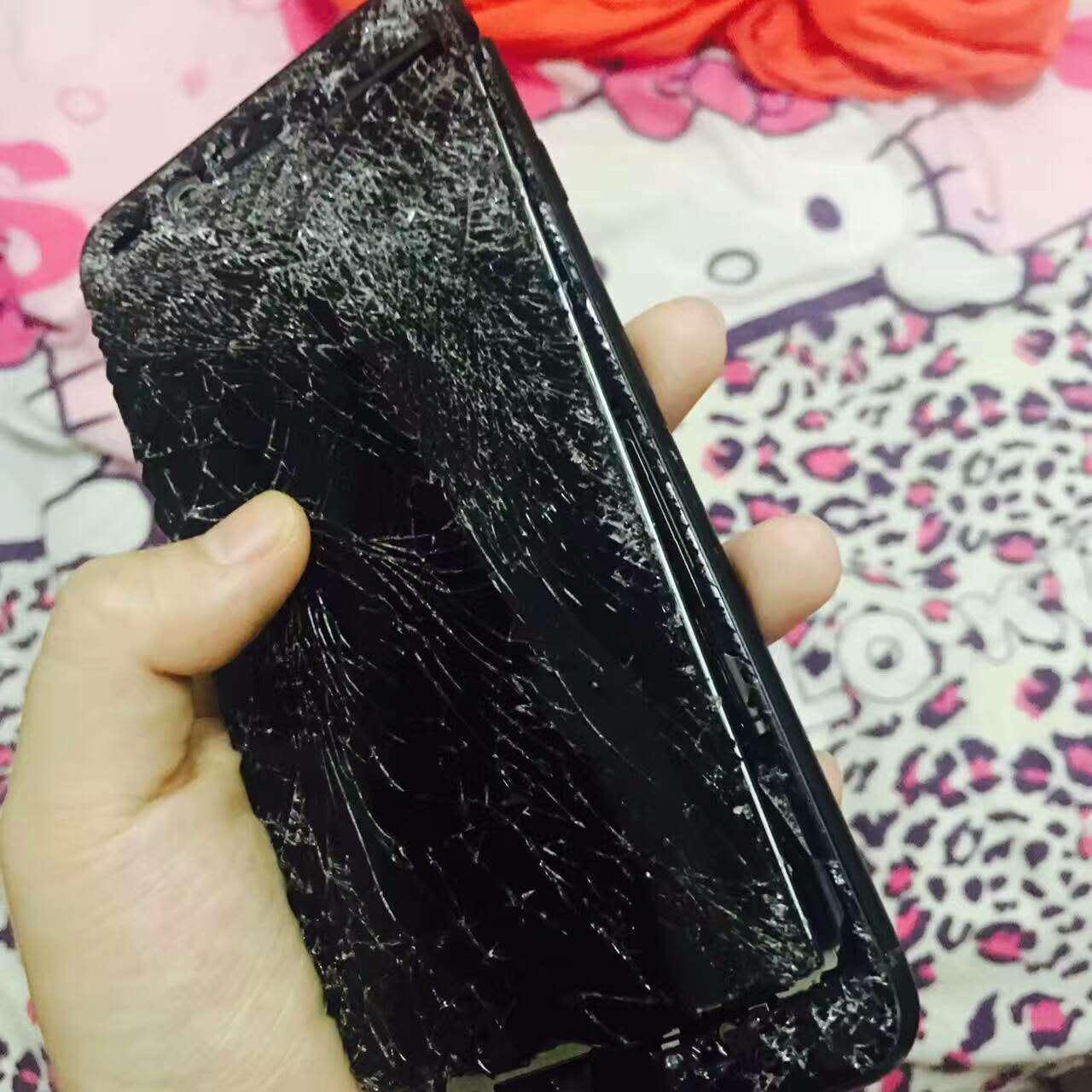 你们的iphone7plus都摔成什么样子了