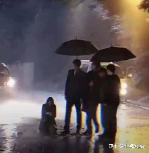 如何评价电视剧《阳光之下》(原名《掌中之物》)?