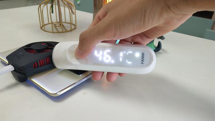 售价199,一加手机散热背夹是智商税吗 - 知乎