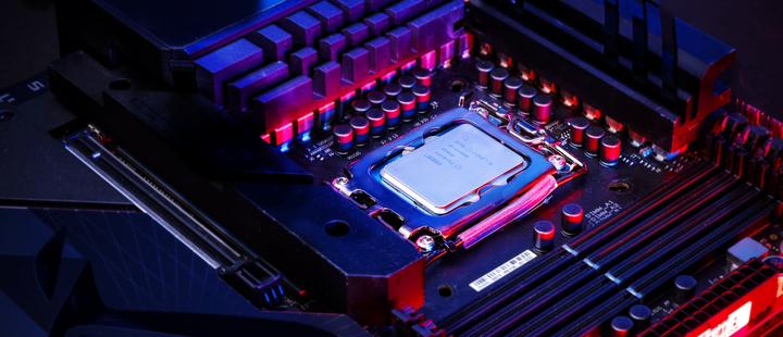 如何评价 10 月 16 日发布的 Intel 14代酷睿处理器，这代性能提升如何，有哪些亮点和不足？