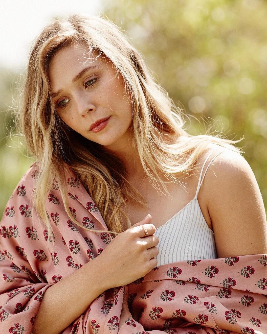 有没有伊丽莎白·奥尔森(复联绯红女巫)的高清壁纸啊? - 知乎