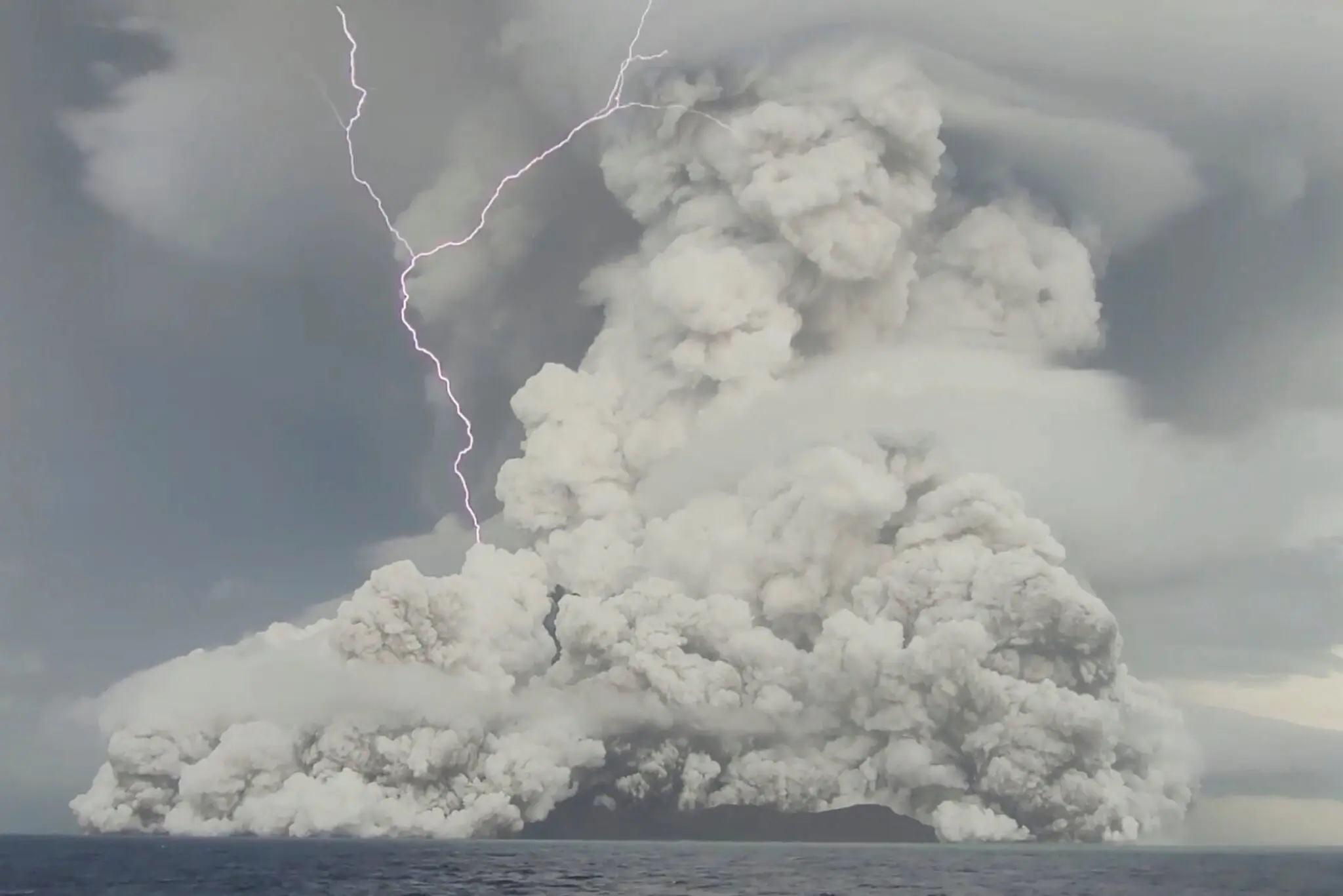 3月26日菲律宾吕宋岛塔尔火山短暂喷发目前情况如何