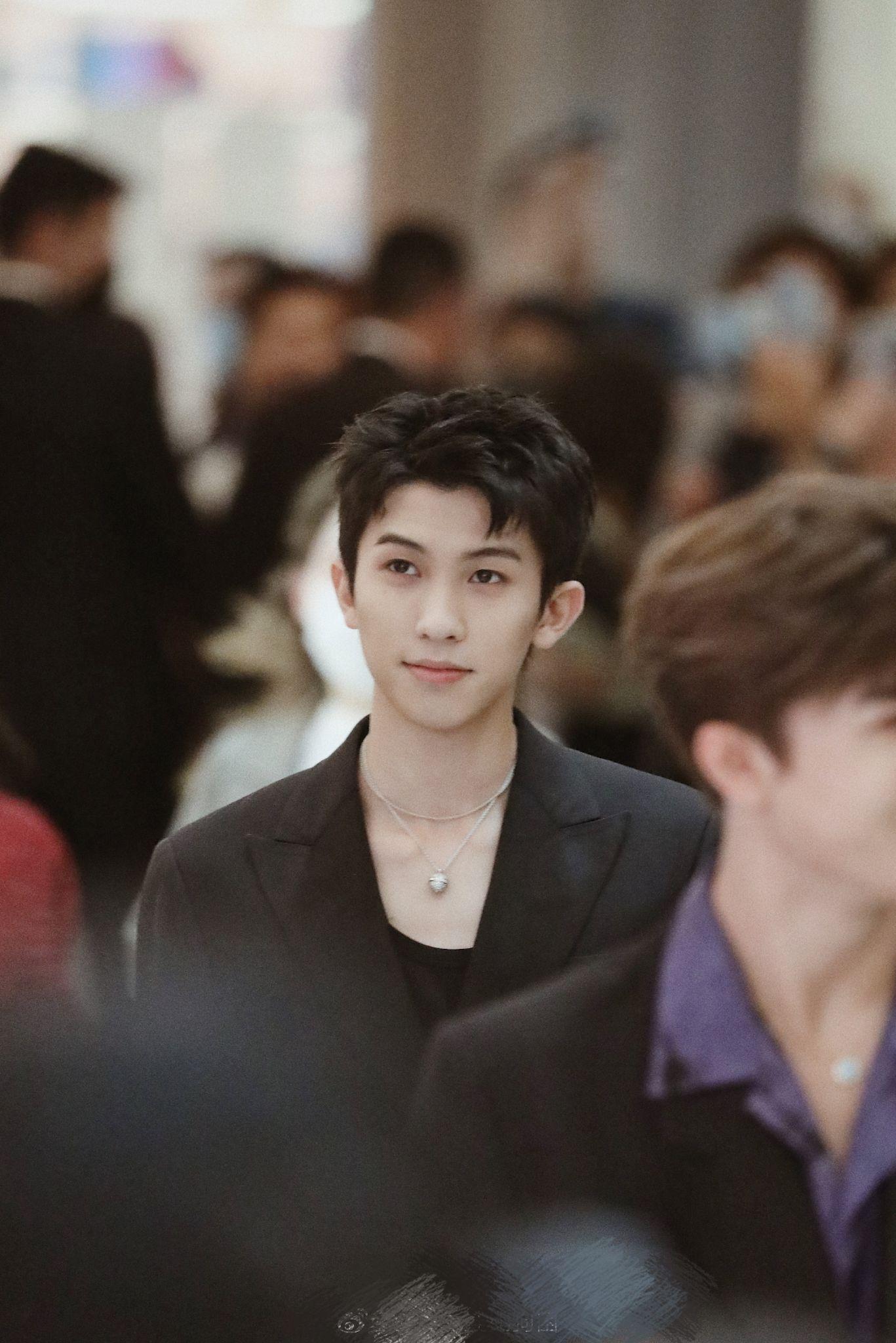 黄其淋和黄宇航后悔离开时代峰峻吗