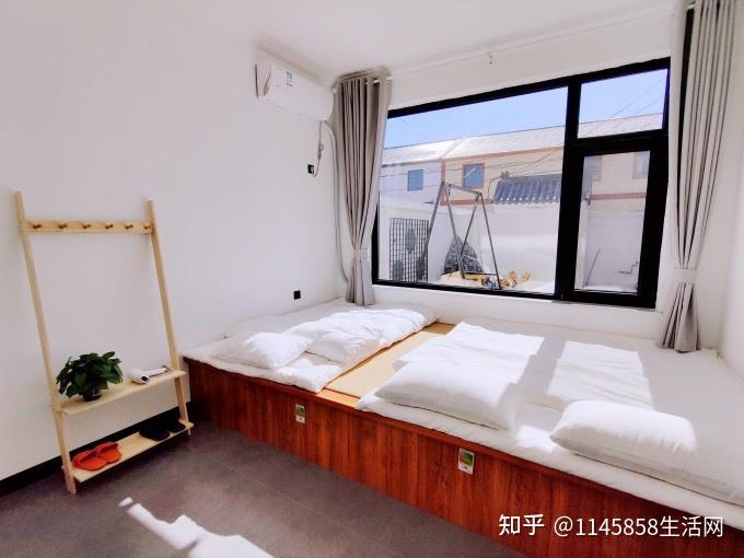 北京延庆的官厅水库,在岸边有一排排的旅游度假住宿,谁知道叫什么名字