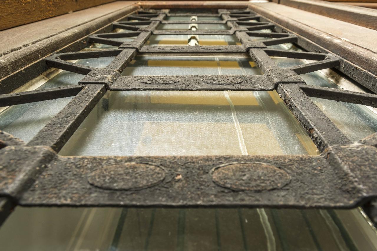 怎么让亚克力板带夜光