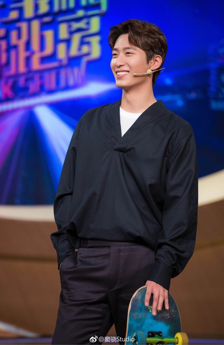 窦骁的美图或搞怪图有哪些?-窦骁帅照