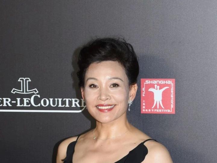 著名演员陈冲美国抗疫日记公开不要参与到人群的恐慌中去眼下我们应该