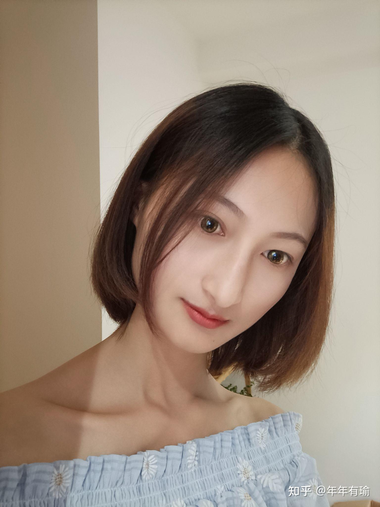 为什么网上看到的短发的女生图片都那么好看而现实生活中见到的女生