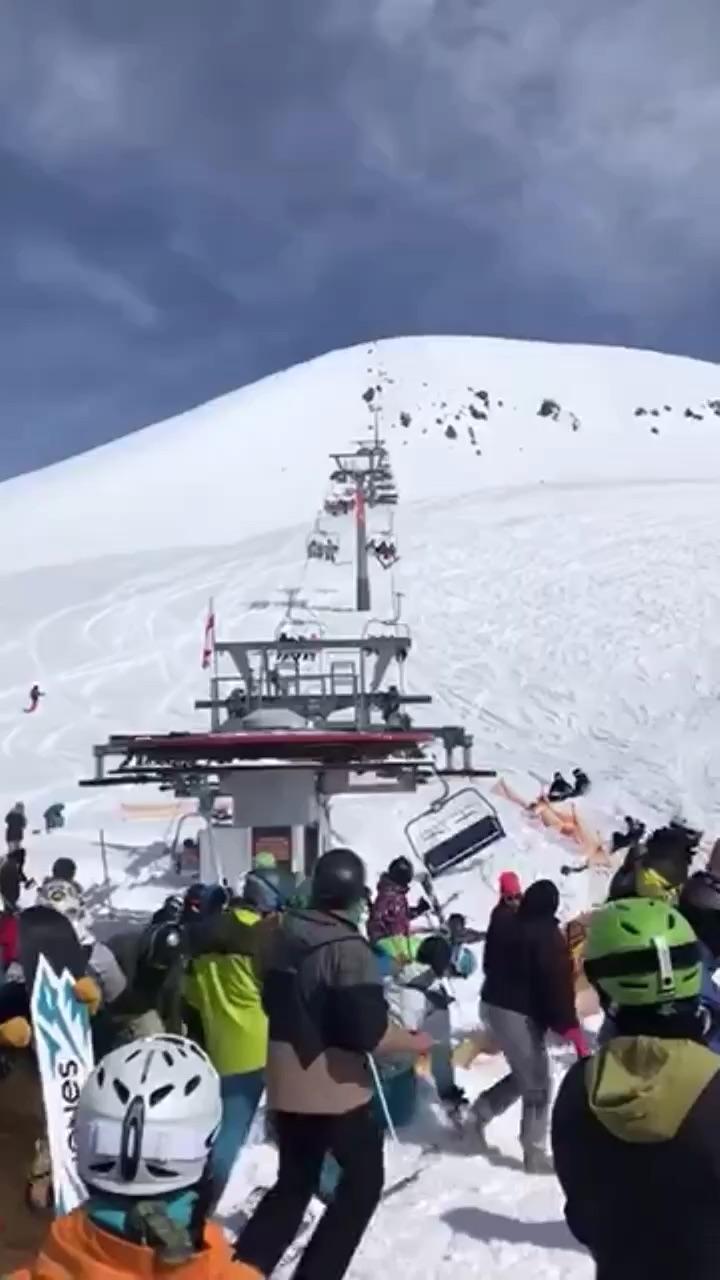 如何评价1718雪季格鲁吉亚缆车倒滑事故若缆车发生事故滑雪者又有什么