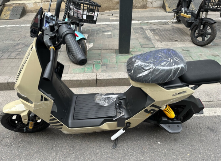 小牛电动车f100小牛f100电动车怎么样上手两月评测优缺点