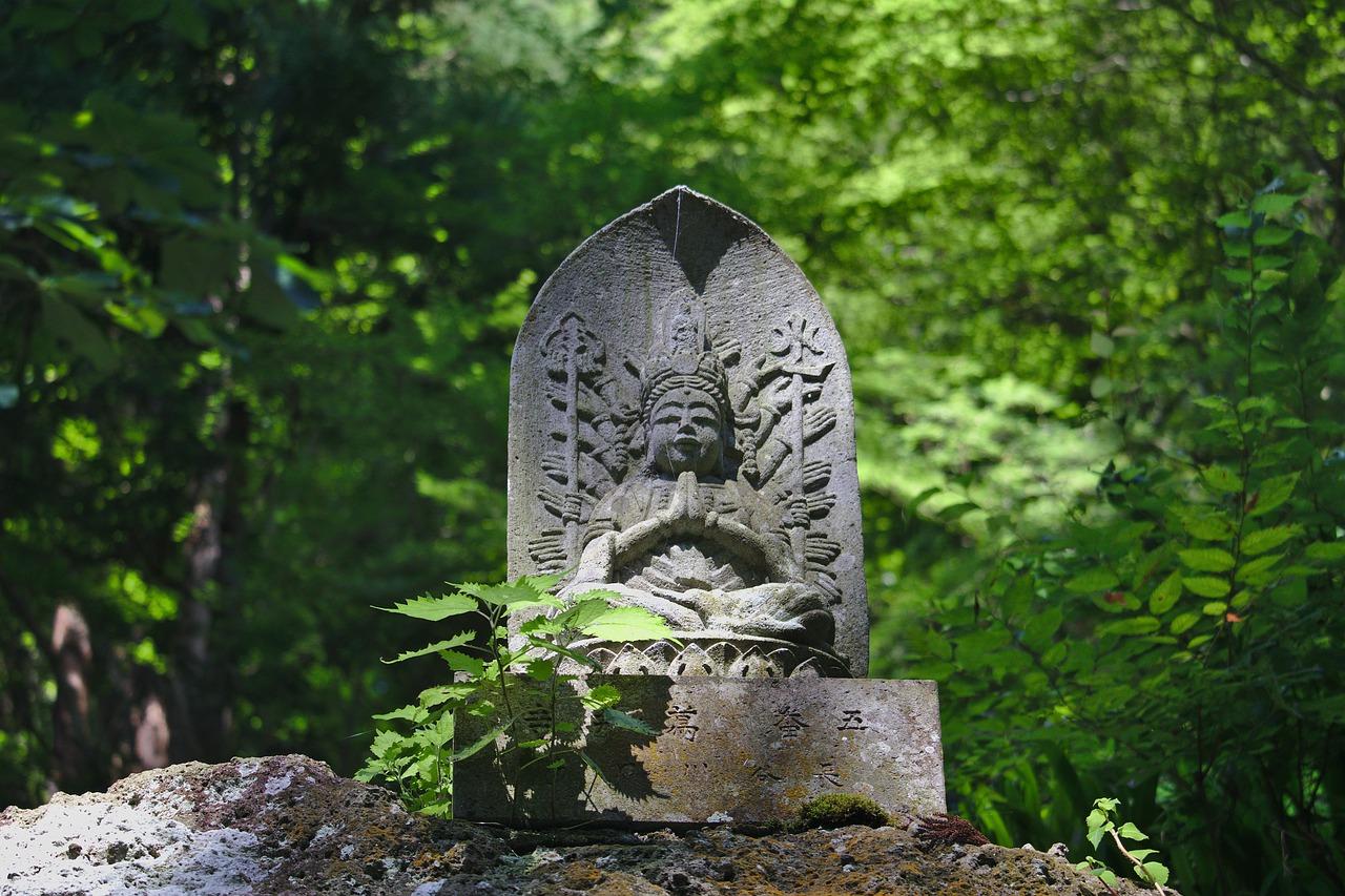 3. 精心摆放花朵