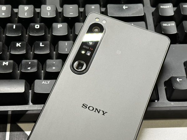 综合来看,索尼xperia 1 iv和xperia 1 iii哪个更值得入手?