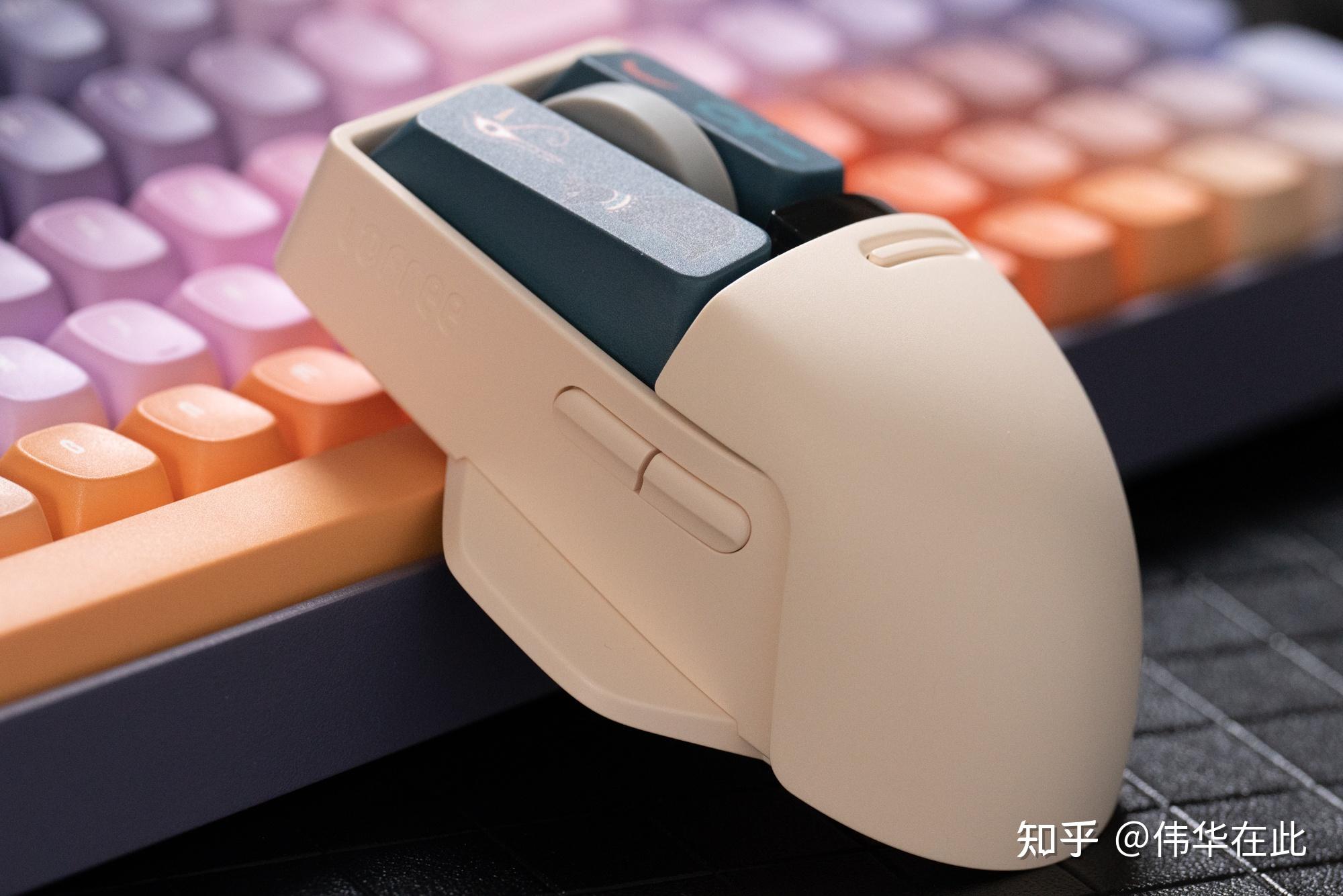高级的设计感还自带屏幕—洛斐小翘三模无线鼠标 - 知乎