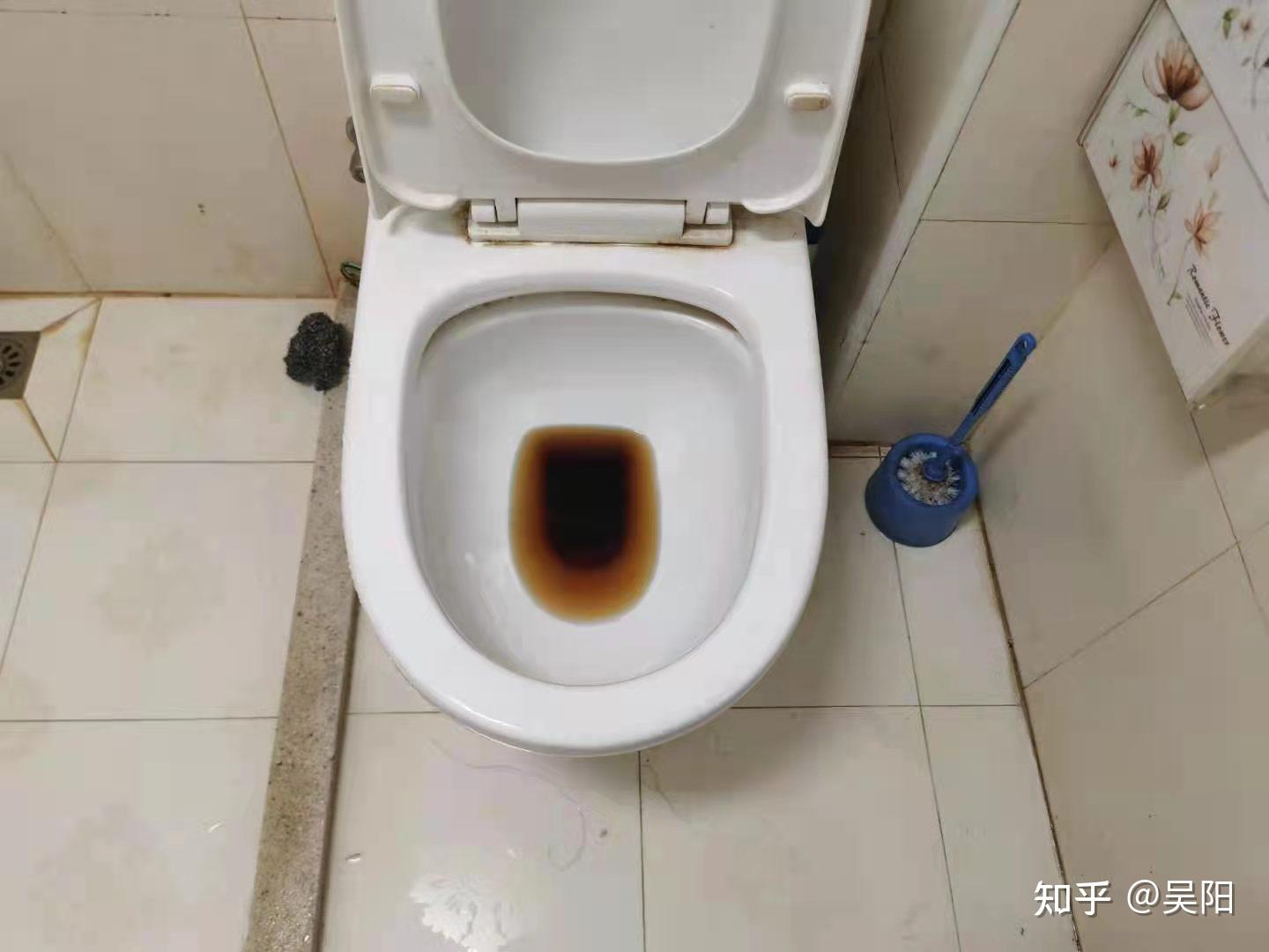 马桶有点堵,冲水下去慢,应该怎么办?