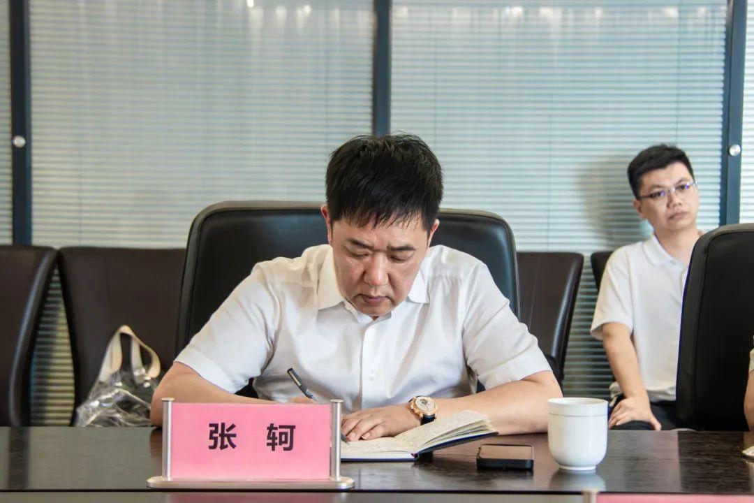 秀洲区委书记张锡锋调研鼎美智装 共谋