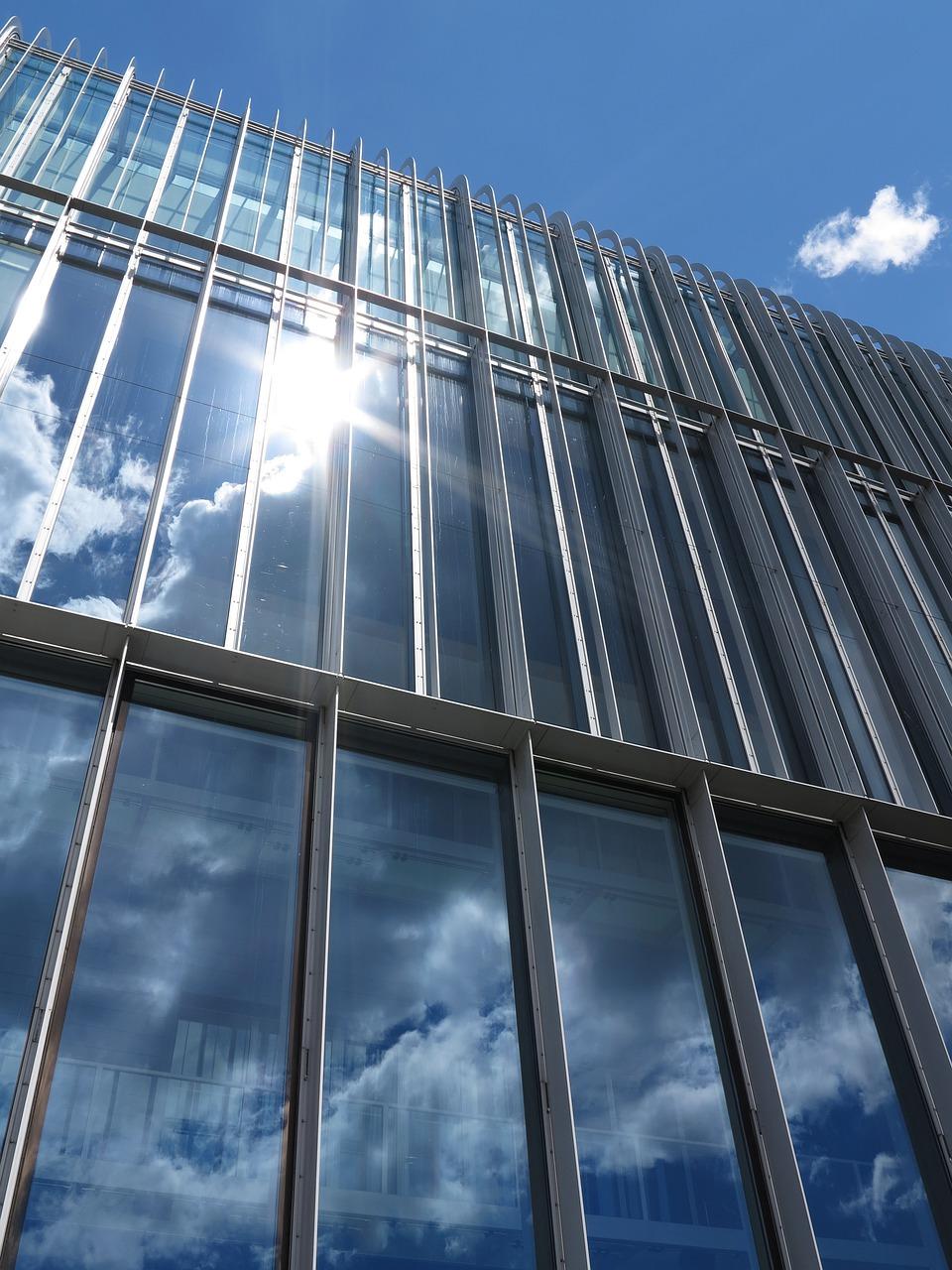 铝合金门窗怎么做的