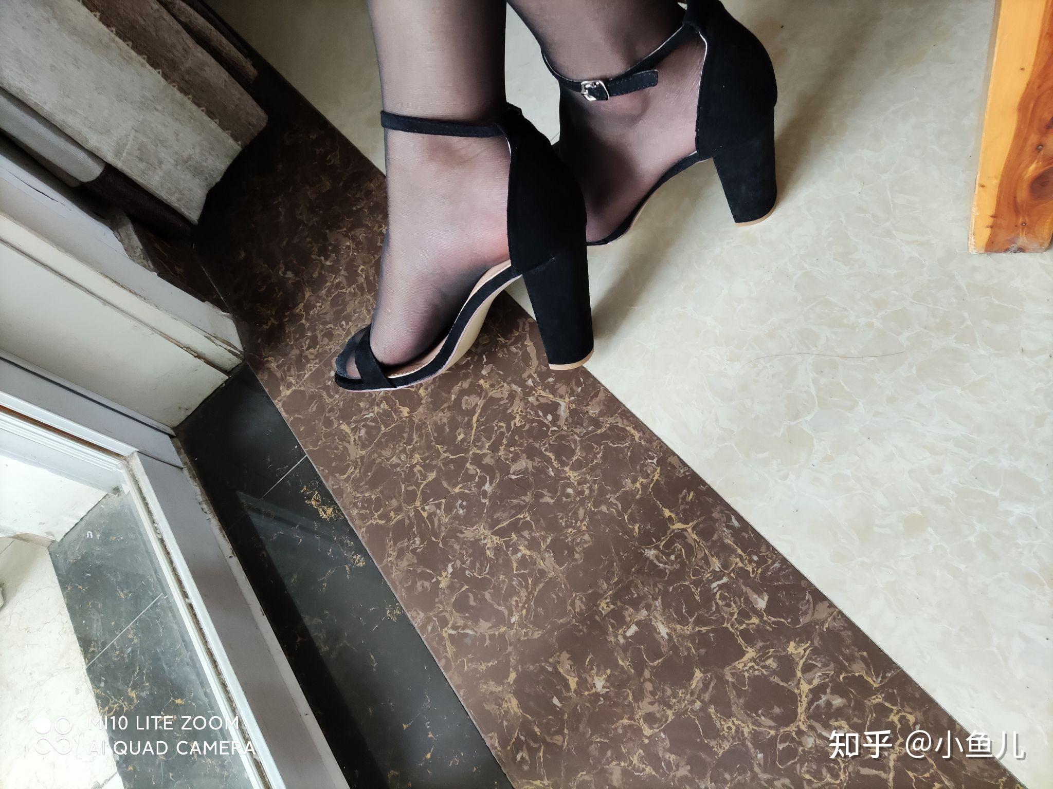 男生穿女款凉鞋会被女生笑吗如图看着会怪吗